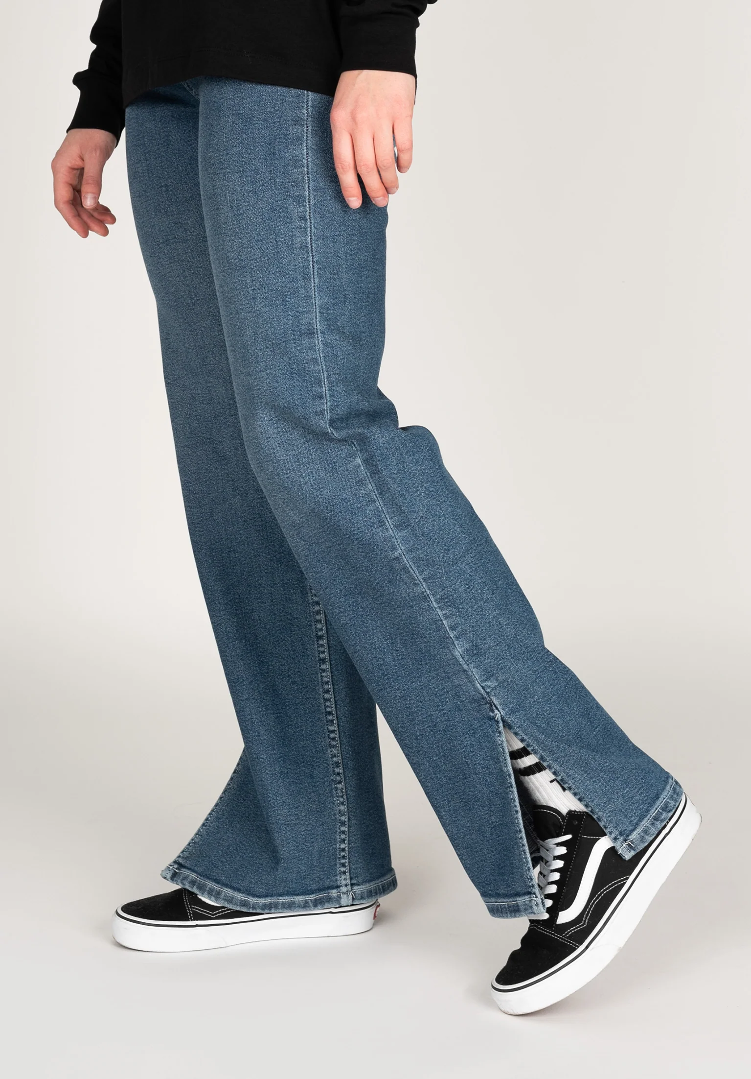 Moxy Straight Shoe Cut - Image 4