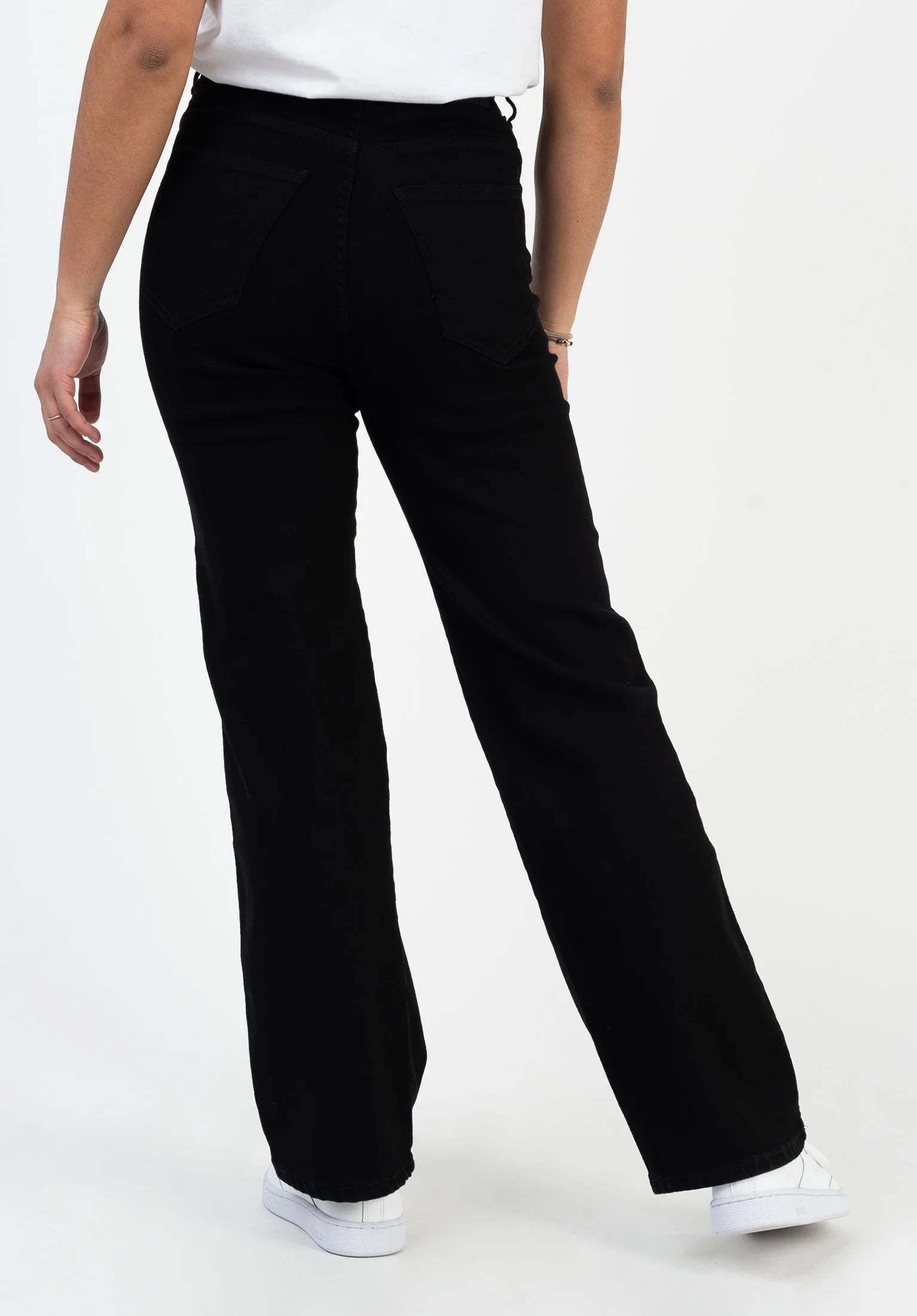 Moxy Straight - Image 3