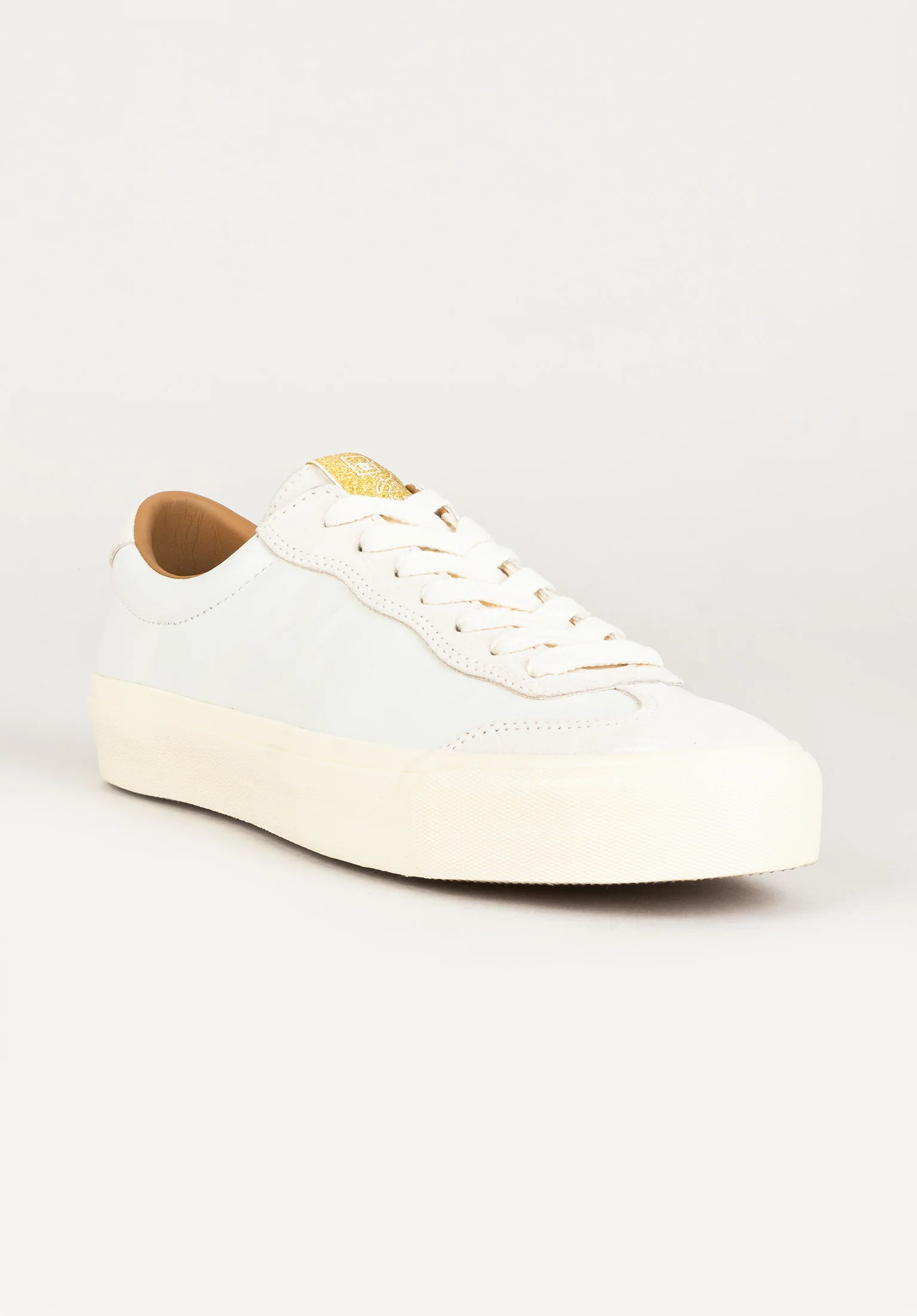 VM004 Milic Suede