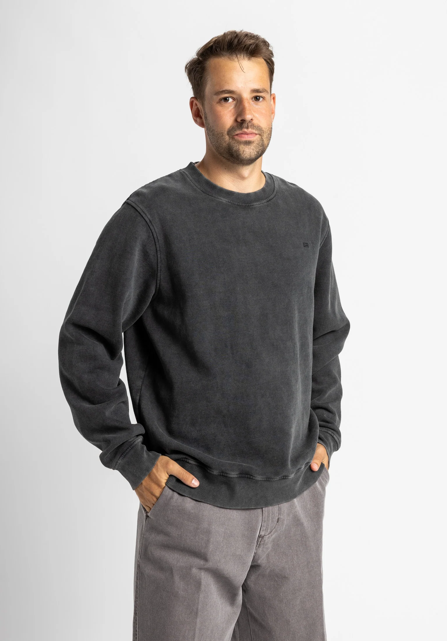 Easy Crew - Image 3