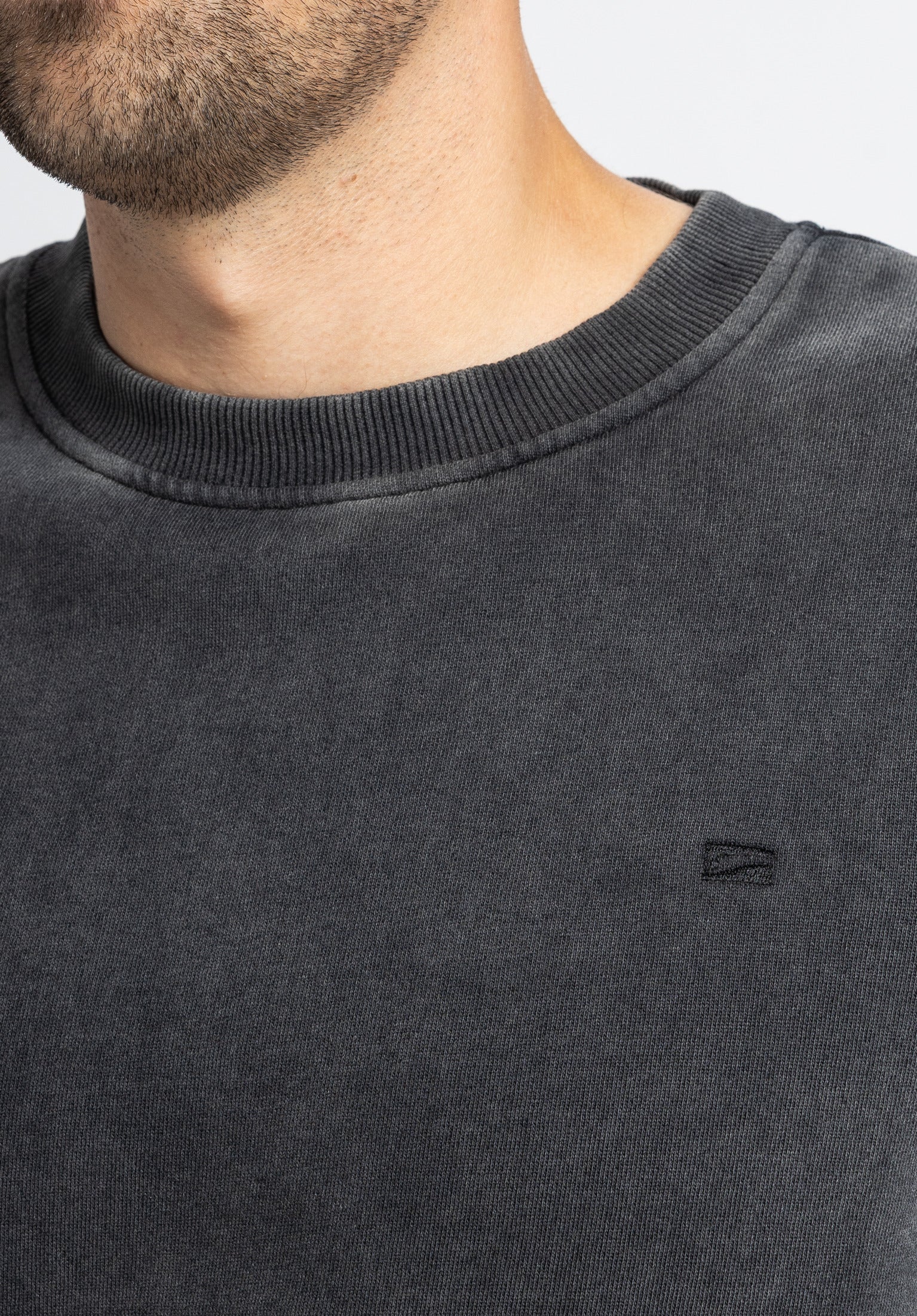 Easy Crew - Image 4