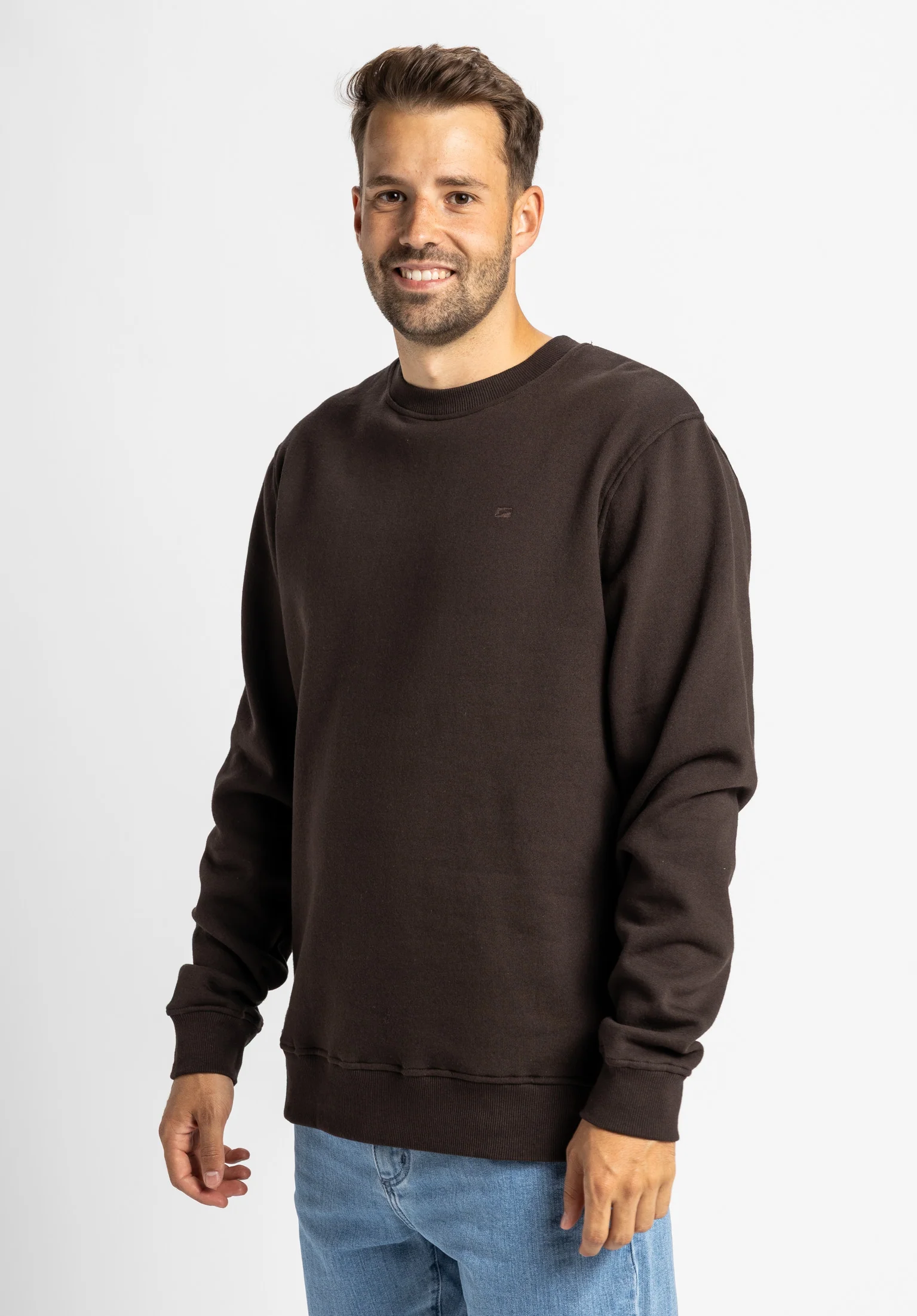 Easy Crew - Image 2