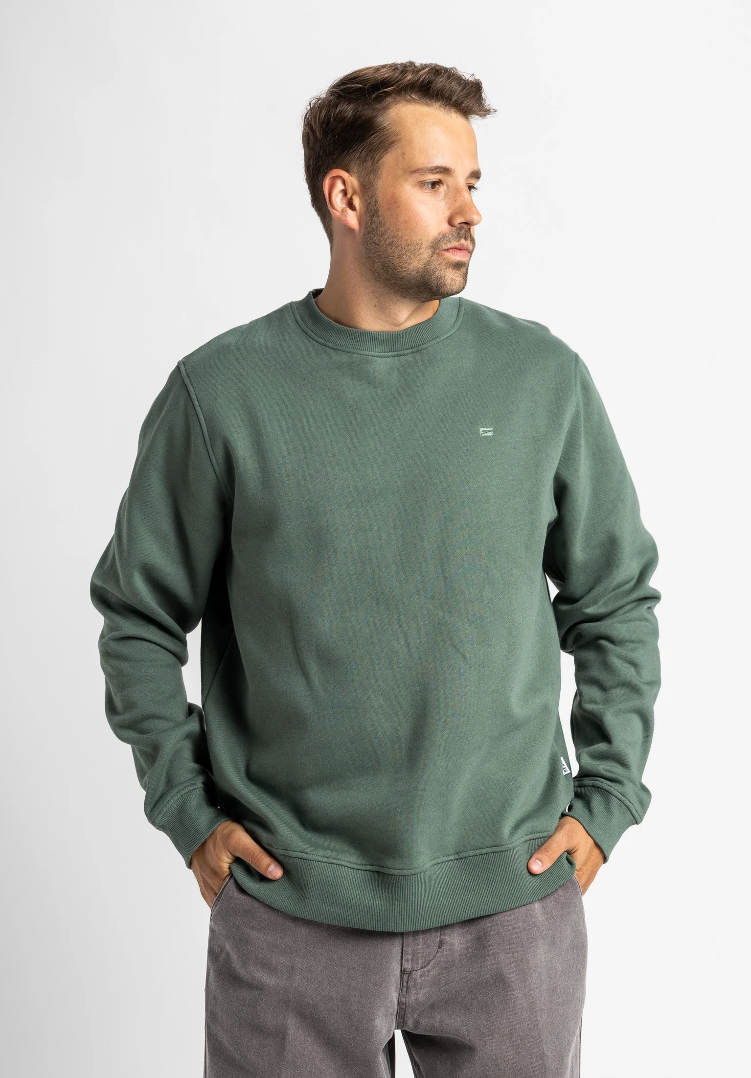 Easy Crew - Image 3