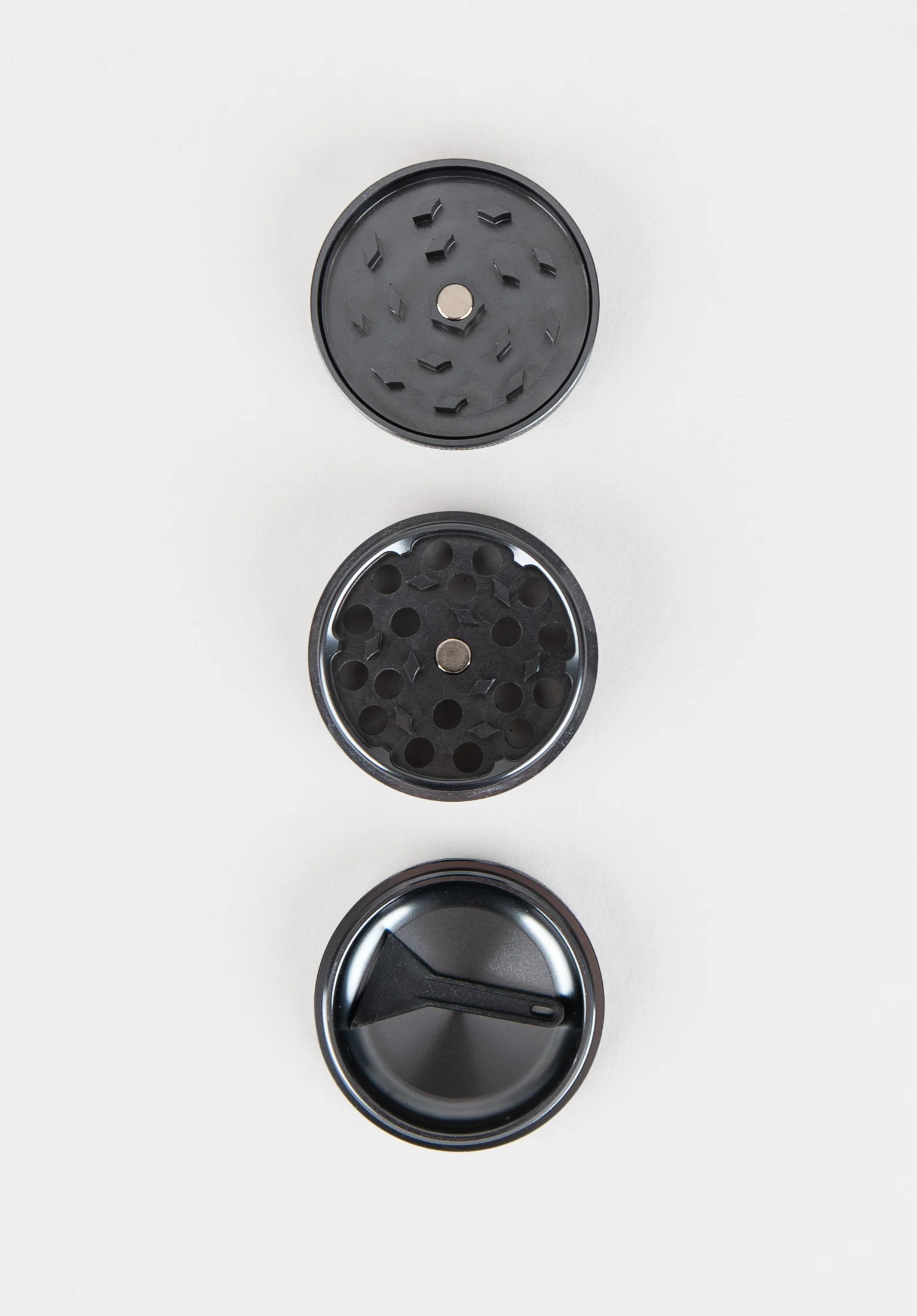 Spiro Pocket Metal 3 Parts Mini Grinder - Image 4