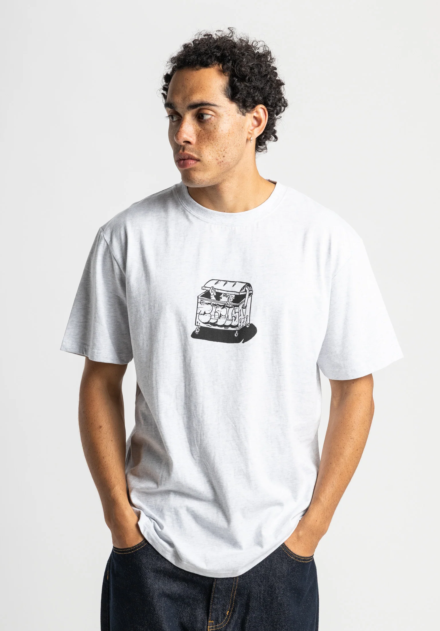 Undercover - Image 3