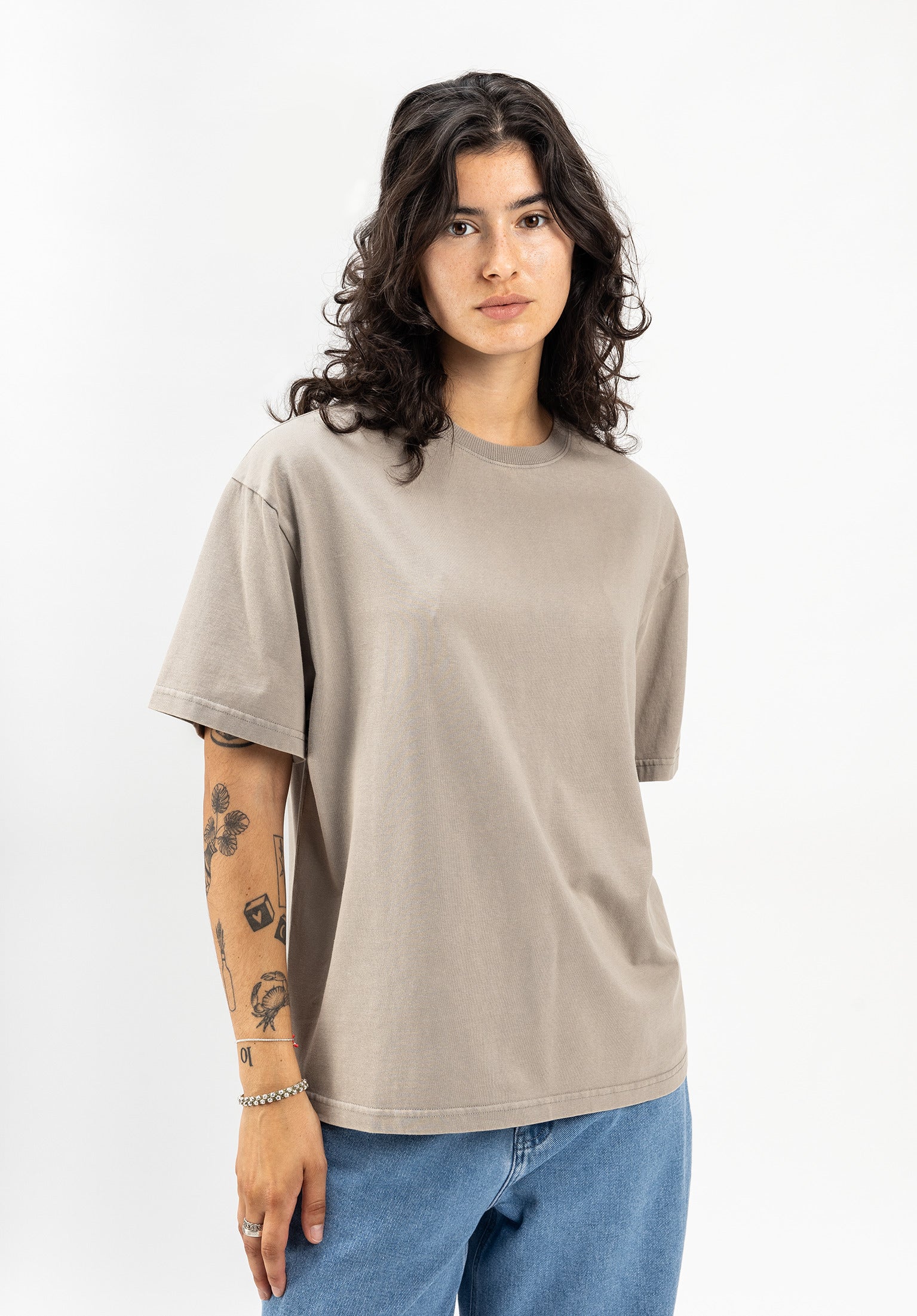 W Essential Tee - Image 2