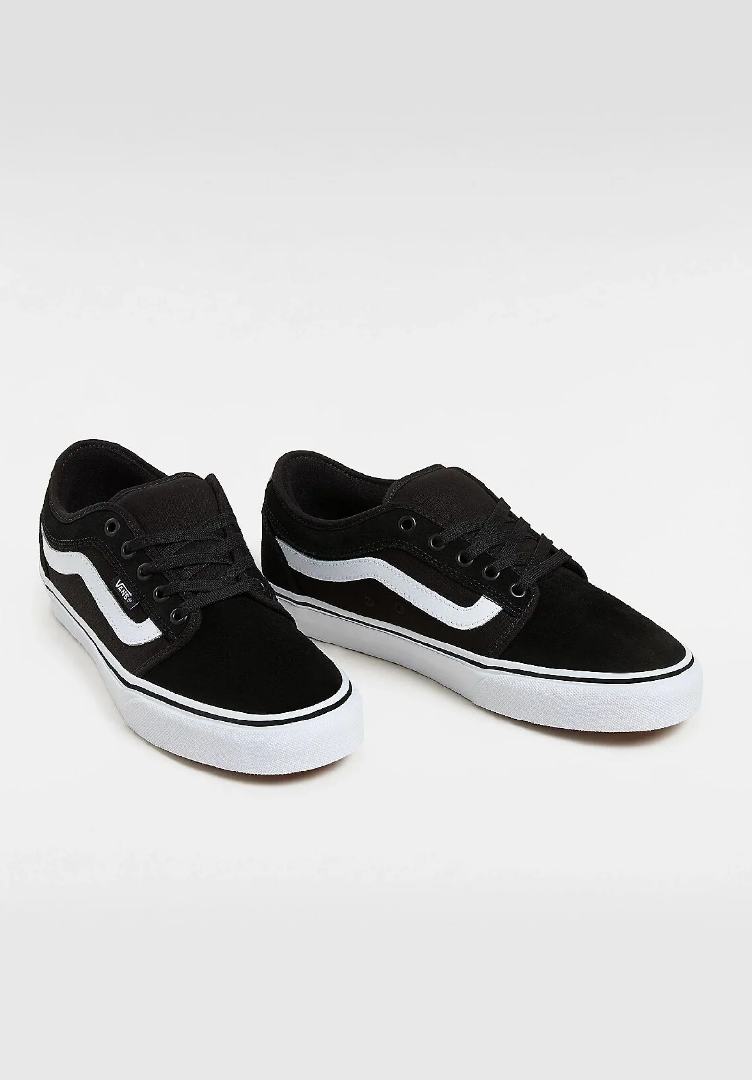 Skate Chukka Low Sidestripe - Image 2